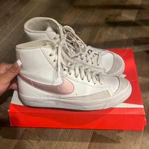 white and pink nike blazers